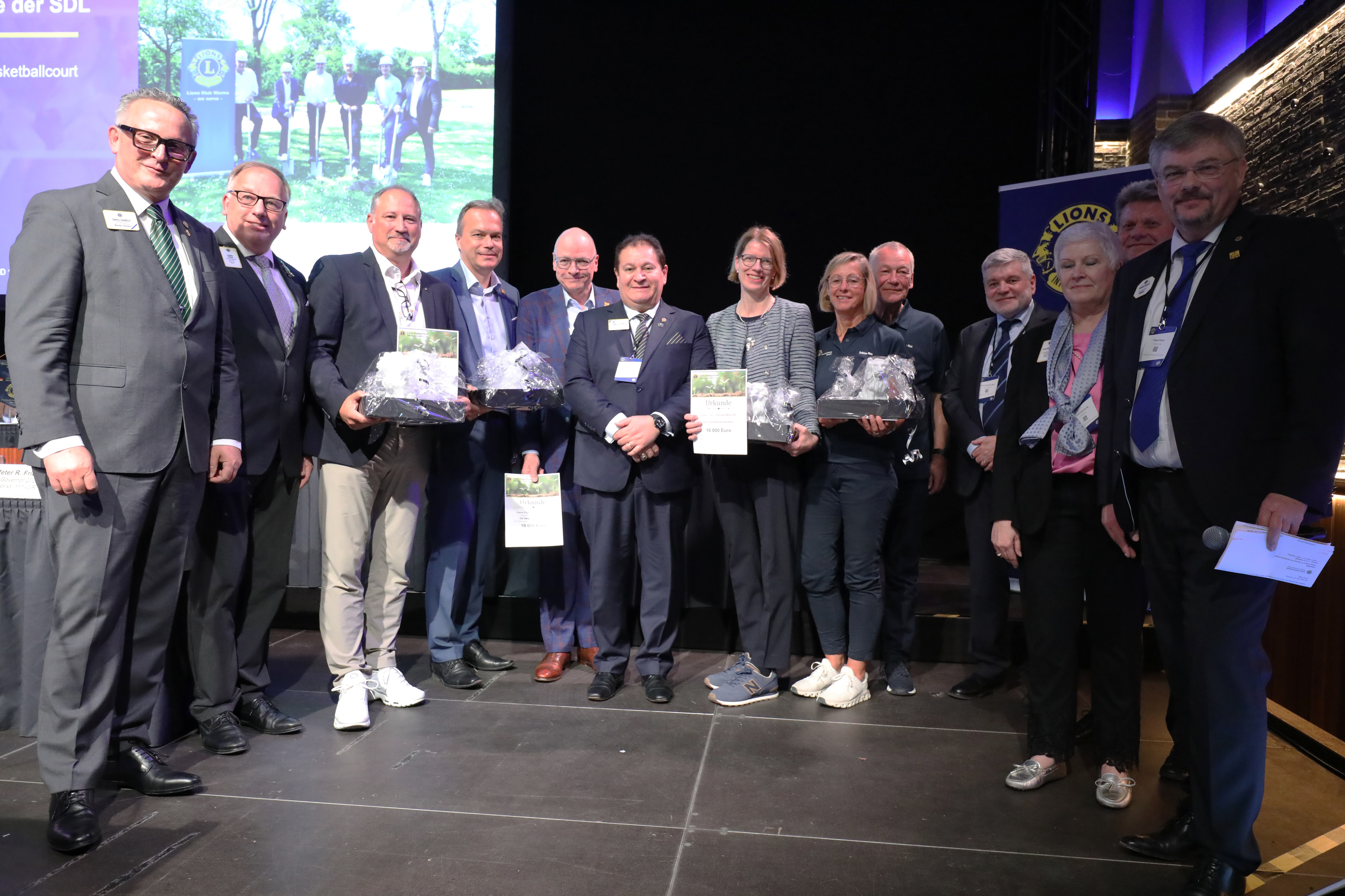 Gruppenbild der Activity-Zuschuss Gewinner auf dem KDL 2025 in München.