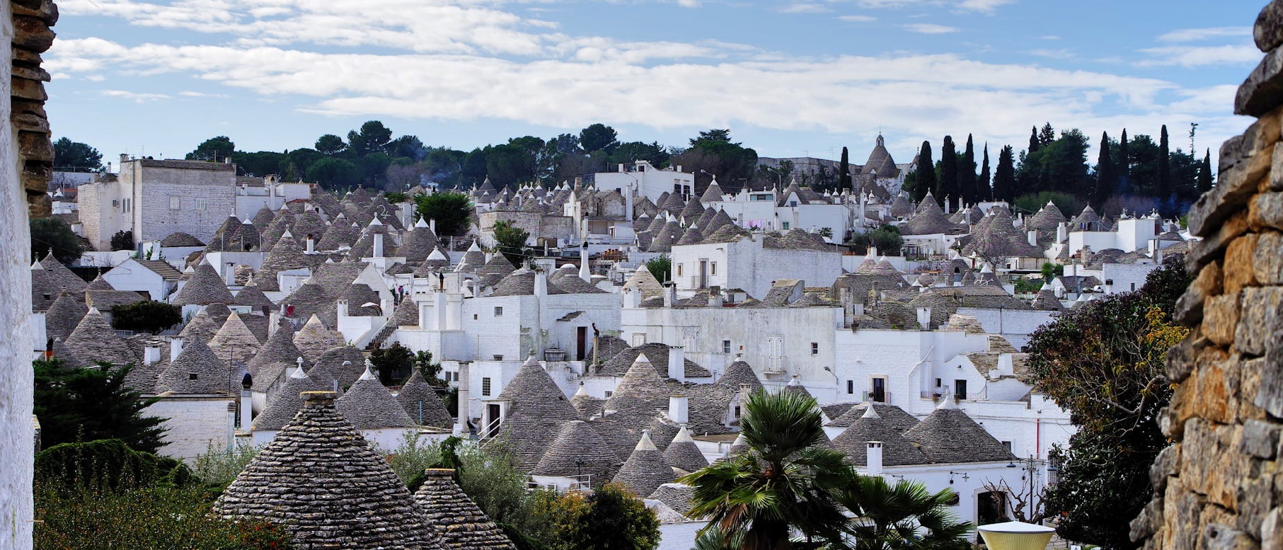 Szenerie der Stadt Alberobello in Anapulien, Italien