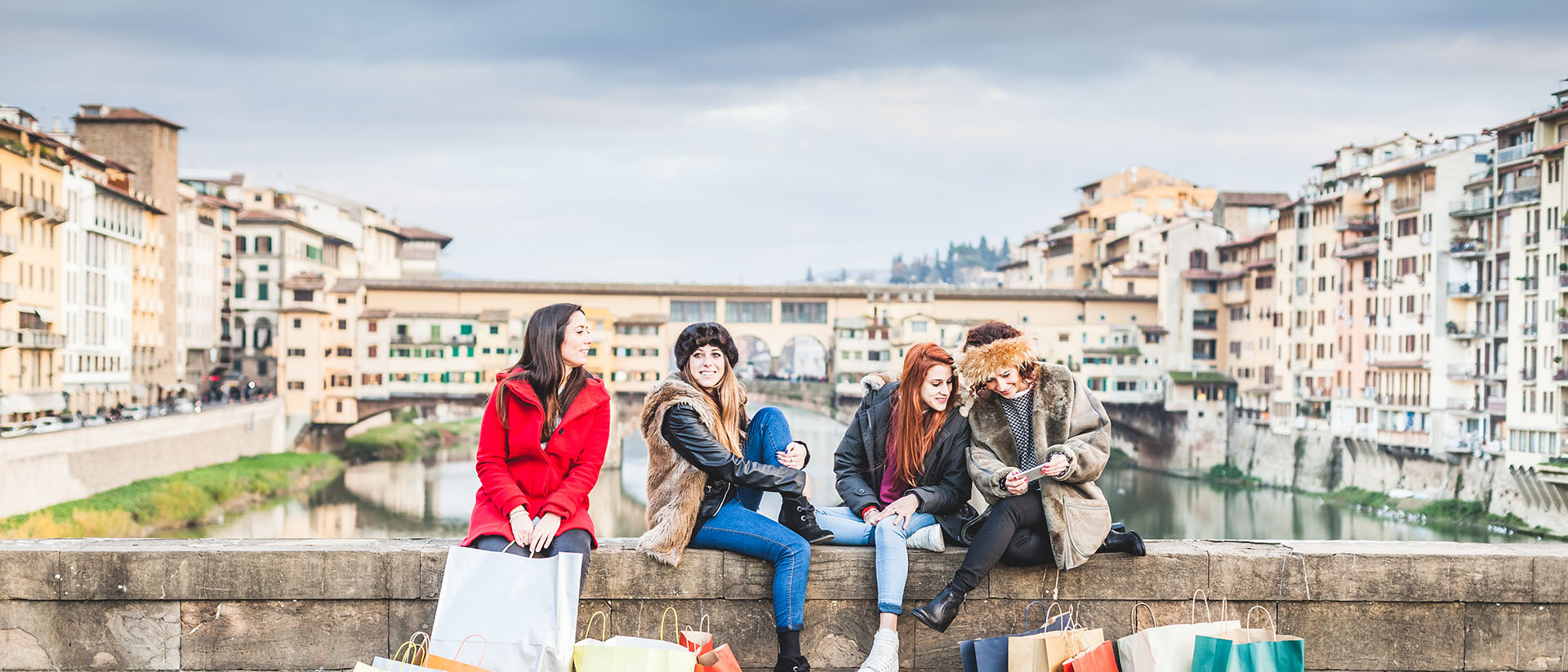 Ponte Vecchio-Brücke und Vasarikorridor in Florenz
