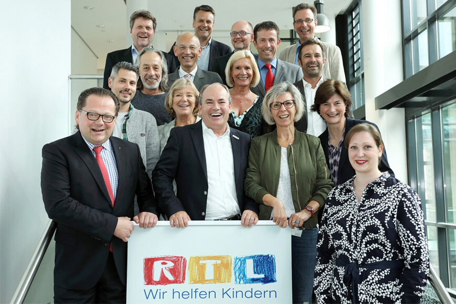2016 Benin - Scheckübergabe