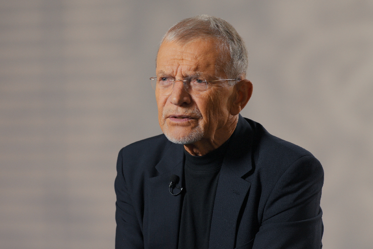 Prof. Dr. Dr. H.C. Klaus Hurremlann im Interview für den Lions-Quest-Informationsfilm